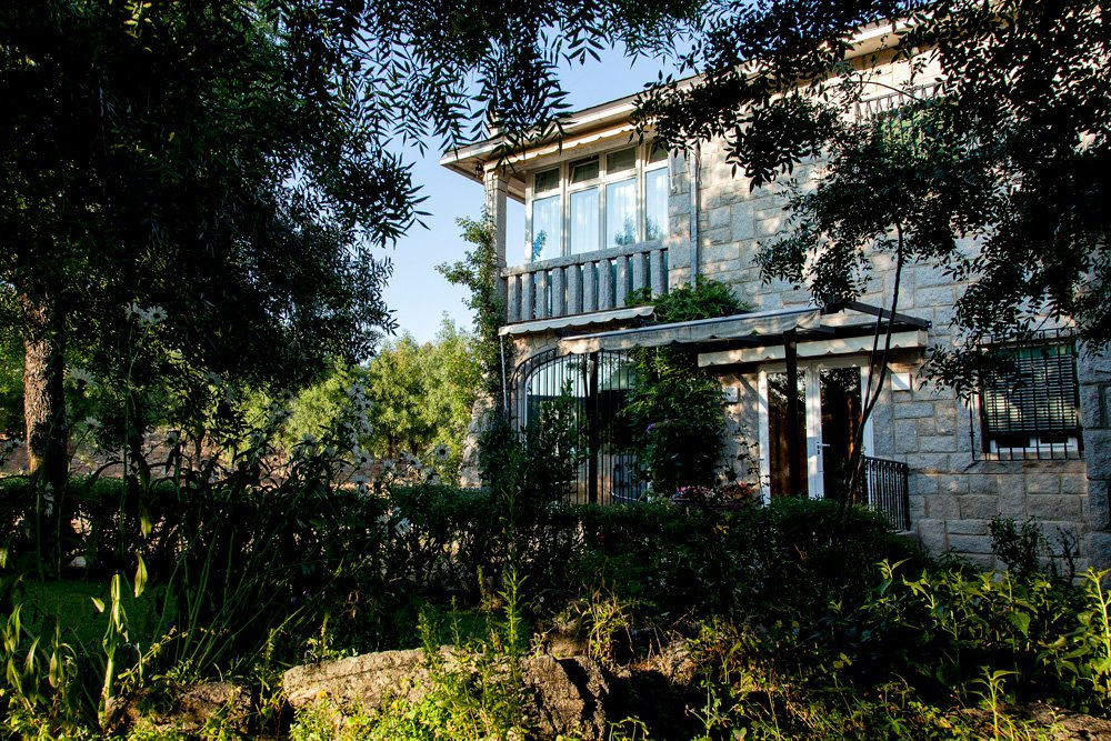 Entrada de la casa familiar de Carmen Martín Gaite en El Boalo